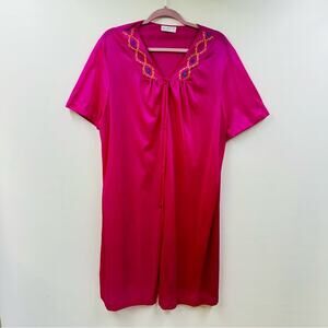 Vasarette Pink Nylon Embroidered Robe Night Gown Button Front Vintage Size XL‎